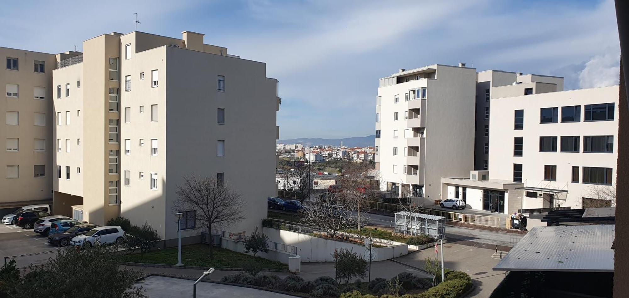 Jass Next To Mall Of Apartman *
